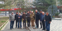 В Волгодонске чернобыльцы вышли на субботник у памятника ликвидаторам - V-Pravda.Ru