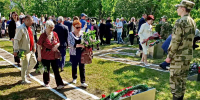 Сегодня в Волгодонске возложили цветы к памятным местам и братским могилам Великой Отечественной войны - V-Pravda.Ru