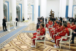Путин лично поздравил российских паралимпийцев с триумфом на Играх в Италии