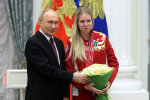 Путин лично поздравил российских паралимпийцев с триумфом на Играх в Италии