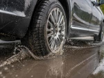 Водителей Волгодонска предупредили о риске ДТП из-за дождя и града