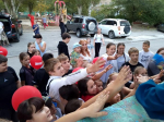 Концертом, подарками и мороженым отметили День города в 17 округе Волгодонска